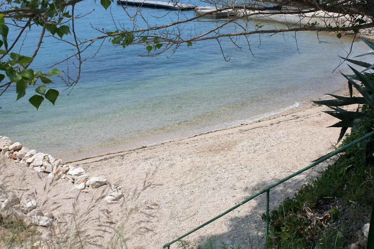 게스트하우스 Double Room Supetarska Draga - Gornja 11579A 라브